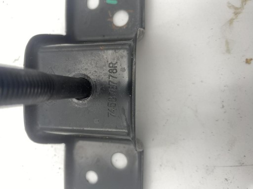 console holder RENAULT ARKANA 1.6 E-TECH HYBRYDA 745878778R