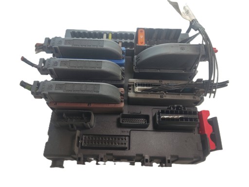 Module fusibles OPEL Vectra C 2.0 D