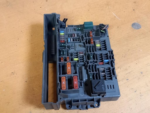 Kasten der Sicherungen BMW SERIA 1 E87 E81 2.0D 9119446