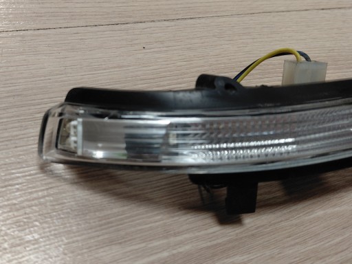 SKODA SUPERB II LIFT OCTAVIA II LIFT indicator LED of left mirrors OE