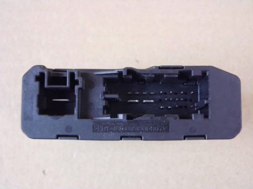 Toyota Yaris IV module control unit relay 82644-K0100
