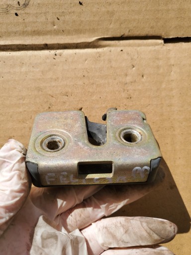 lock door right front SKODA FELICIA and OE EU