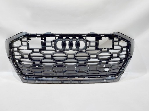 17390 - РЕШЕТКА AUDI 8Q RSQ8 RS 19r 4M8853651AB
