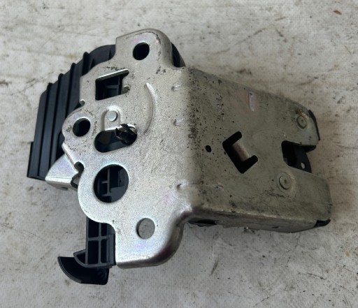 lock bonnet boot AUDI A4 B8 KOMBI 8K9827505