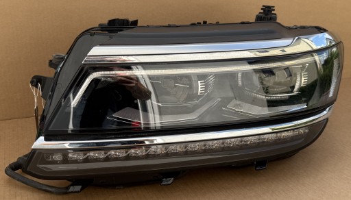 light VW TIGUAN ALLSPACE 5NN941081C left original as new complete