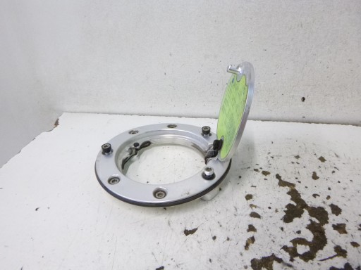 poklopac vrata rezervoara goriva Audi TT 8N LY7W Srebrna 8N0809905