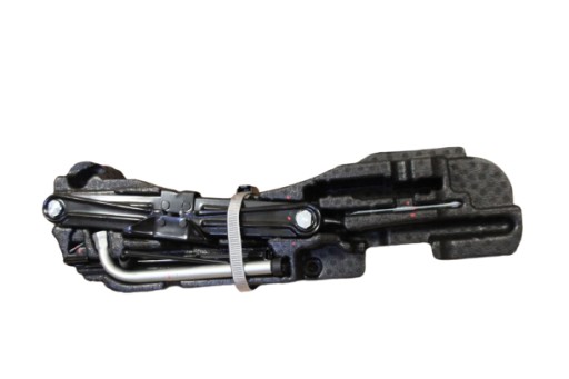 7N0011221 3QF011031A - ІНСТРУМЕНТИ ДЛЯ БАГАЖНИКА VW ATLAS