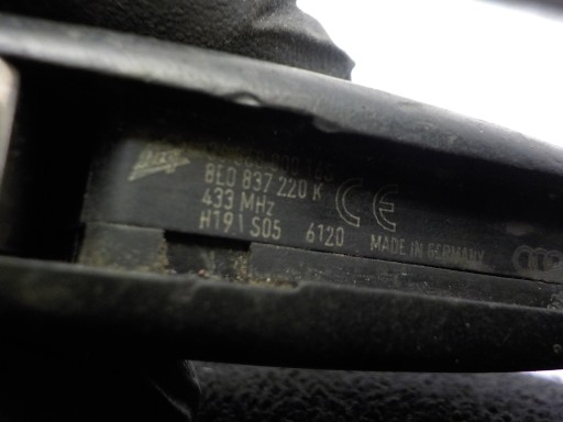 AUDI A4 B7 clé 8E0837220K AUQ 433 MHZ
