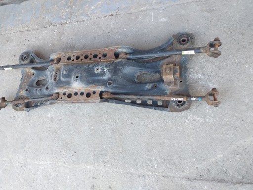 Toyota camry vii 11-18 балка підвіски важелі