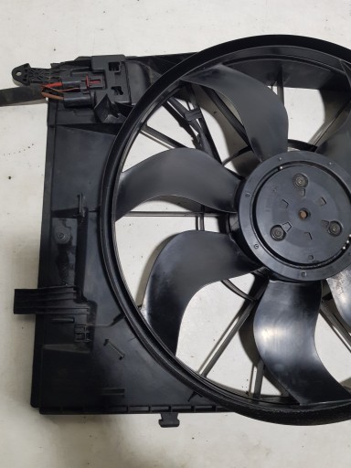 ventilátor chladiče MERCEDES W205 0999060812