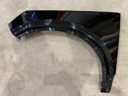 Volvo XC40 C40 спереди слева