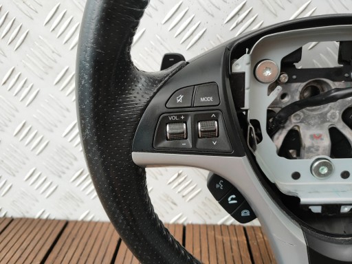 SUZUKI KIZASHI 09-14 Volant SKORZANA MULTIFUNCKYJNA OE