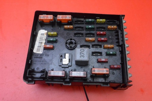Module fusibles 3C0937125 VW PASSAT B7 2.0 TDI 140 KM 10-15