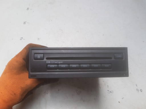 Audi A6 C6 A8 D3 Q7 CD-чейнджер 4E0910110E
