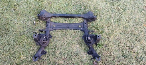 DYM3992 - Подставка для салазок передняя часть bmw f25 x3 f26 x4 xdrive