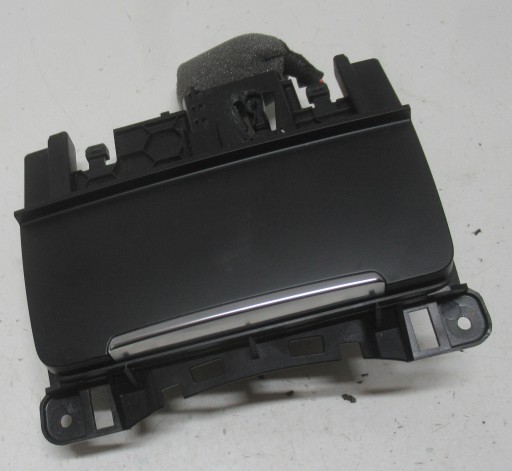 AUDI A4 B8 KOMBI 14R popelník 8K0857951C
