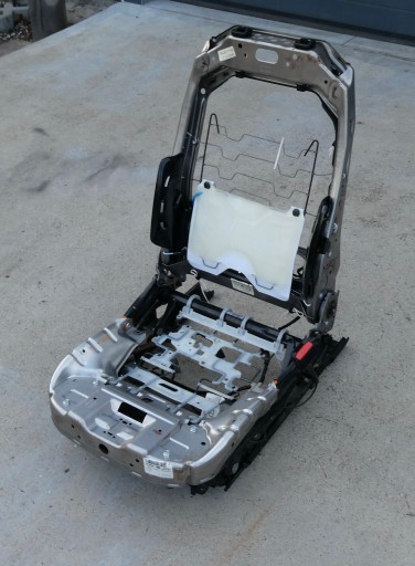 držák sedačka pravý spolujezdce LAND ROVER DISCOVERY SPORT L550 EUROPA