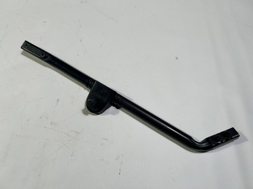 left bracket holder supports of the front Chrysler Pacifica 2017r