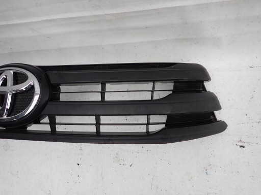 TOYOTA HILUX VIII 8 15-20 grill grille