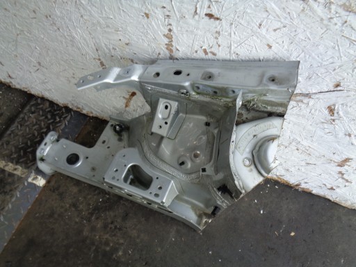 VW GOLF V VI plus 5M0 FARTUCH quarter right front