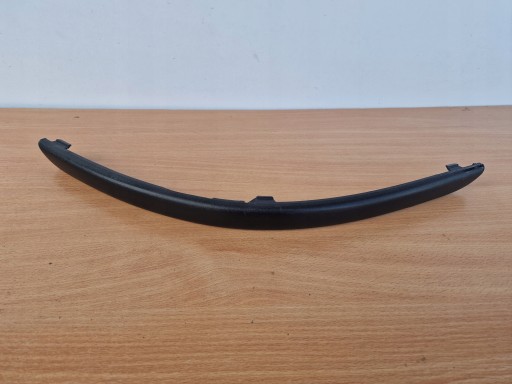 FORD FOCUS MK1 01-04ROK Gauche Moulage Pare choc Avant