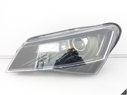SKODA SUPERB III 3 3V0 3V1 15-19 light HEADLIGHT XENON + LED left front EU