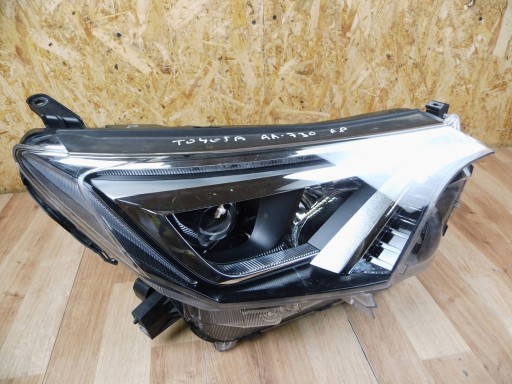 Toyota RAV4 IV 2015+ LIFT light right front front 8114542680