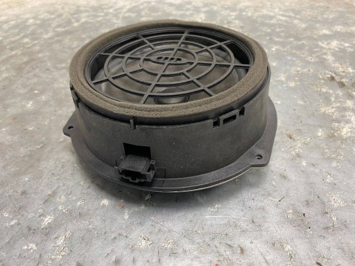 AUDI A4 B8 A5 Q5 speaker door TYLNYCH rear part left right 8R0035411