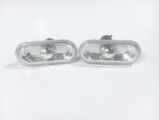 VW Lupo 98-05 KIERUNKOWSKAZY 2 szt OE 1J0949117