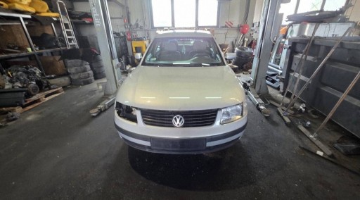 VW Volkswagen PASSAT B5 3B 1997-2000 SREBRNY maska nárazník předek LB7Z