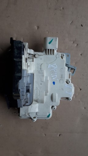 8PIN - A4 B8 замок двері лівий задній 8 PIN 8K0839015 A5 Q5