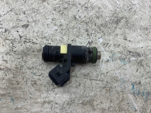 RENAULT CLIO III 1.2 injector 8200885287