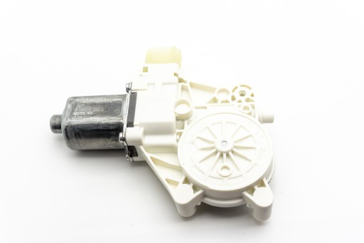 67627046032 - Электродвигатель стеклоподъемника правый передний bmw f01 f02 f22 f32 f34 f36