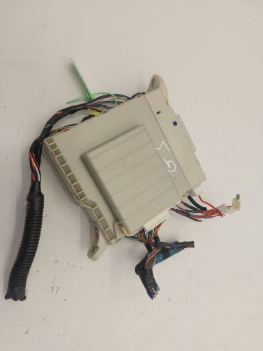 LEXUS GS 300 350 430 450H sicherungskasten 82730-30A61