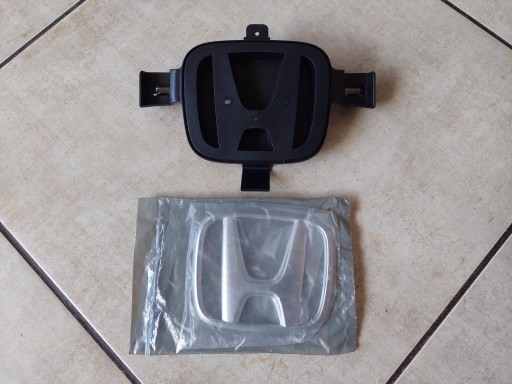 71125-TGG-A00 75700-TBA-A00 - ПЕРЕДНЯЯ ЭМБЛЕМА - HONDA CIVIC X - 2017 - НОВАЯ