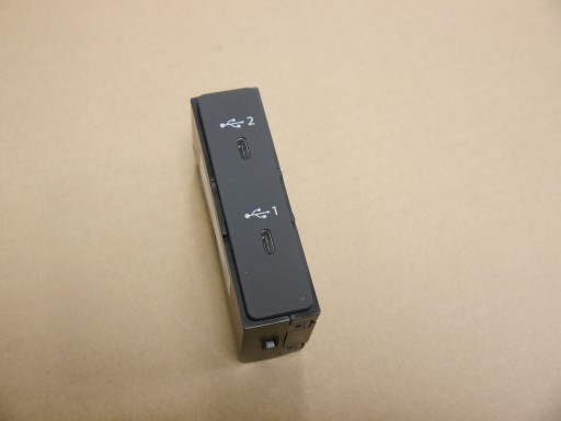 audiolcar2 - Audi q3 83a роз'єм usb 83a035736a