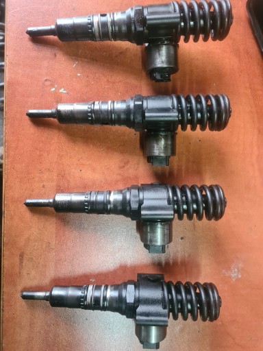 НАСОС-ФОРСУНКА VW 2.0 TDI 16V 036130073G