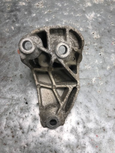 holder engine mount FORD FIESTA MK7 8V51-7M125-AB
