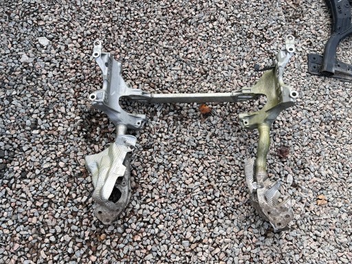 8T0399315H - AUDI A4 B8 A5 Q5 салазки колыбель передняя