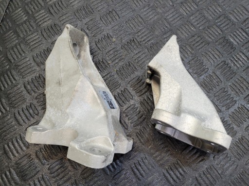 holder holder of the engine left 2.0 T P400e RANGE ROVER SPORT II L494 LIFT