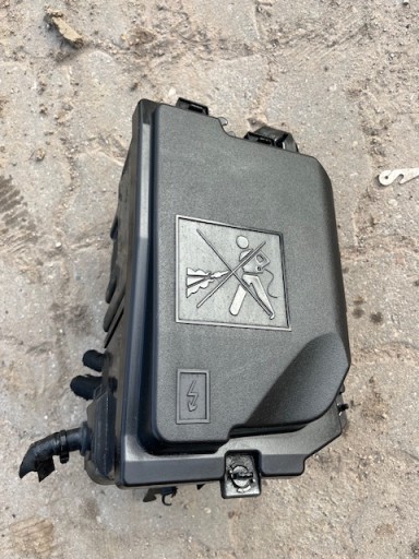 КОРПУС ЗАПОБІЖНИКІВ ПОВНОМУ RENAULT CAPTUR II CLIOV 284B07078R