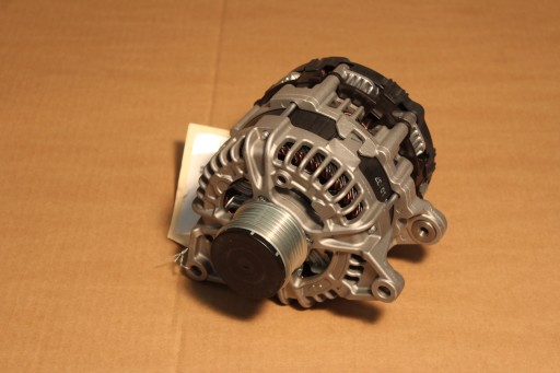 Генератор новий оригінальний мерседес а клас 177 oe a0009066406