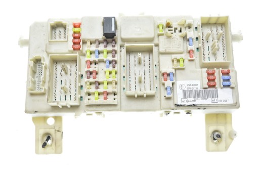 97RA-000001 97RA-012108, - Блок запобіжників focus mk2 7m5t-14a073-jg 519200901 av4t14014bbc