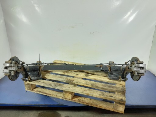 Toyota verso та задня підвіска променя