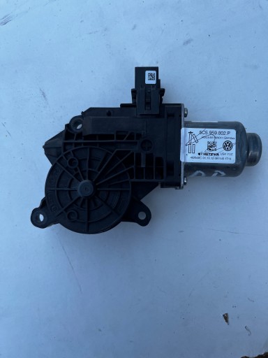 Моторчик правого скла vw volkswagen beetle 5c 5c5959802p