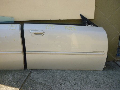 SUBARU LEGACY IV 4 door right rear. front