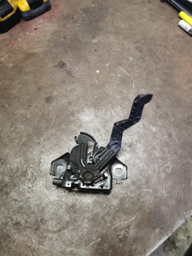 2021- - DACIA SANDERO III 2021 - ЗАМОК КАПОТА 656017312R