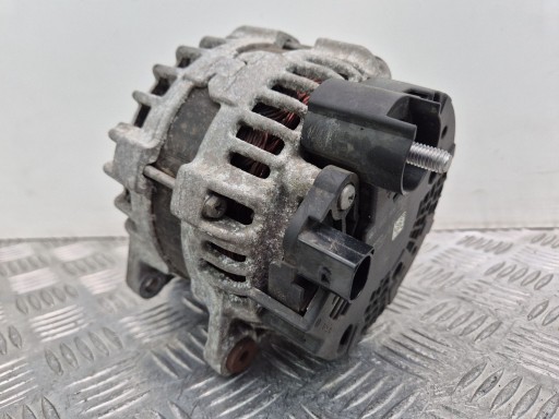 Mercedes E250 W212 2.0 Alternator 274.920 A0009060922