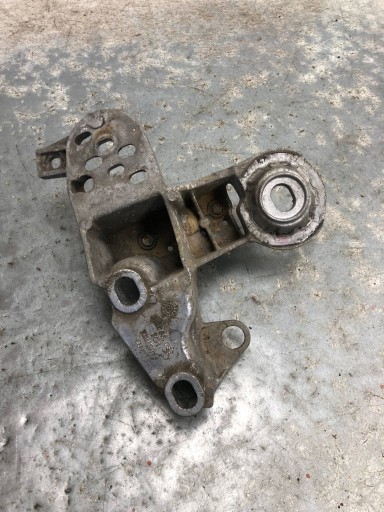 engine supporting mount AUDI A4 B6 8E0199351C