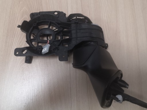 TOYOTA YARIS CROSS od 2020r mirror left support 6 PIN EUROPA
